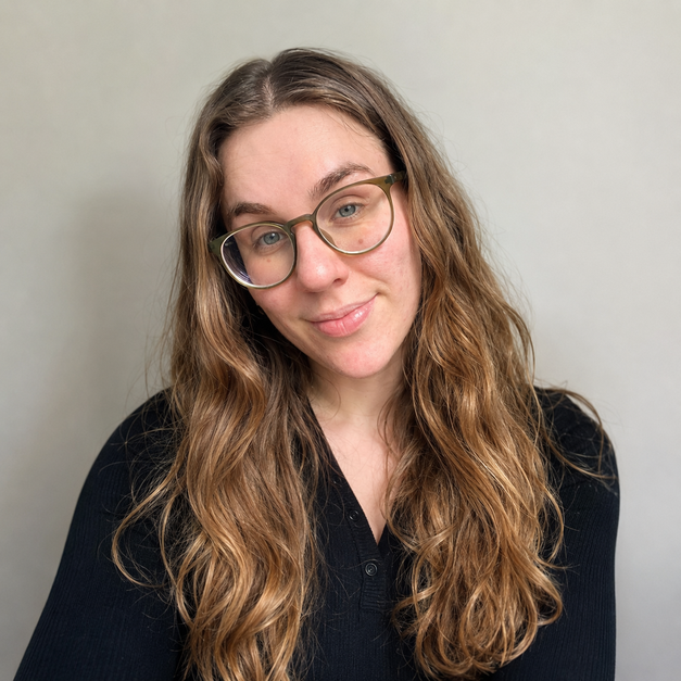 Portrait of Danielle Hacohen, Toronto childcare and pet care professional